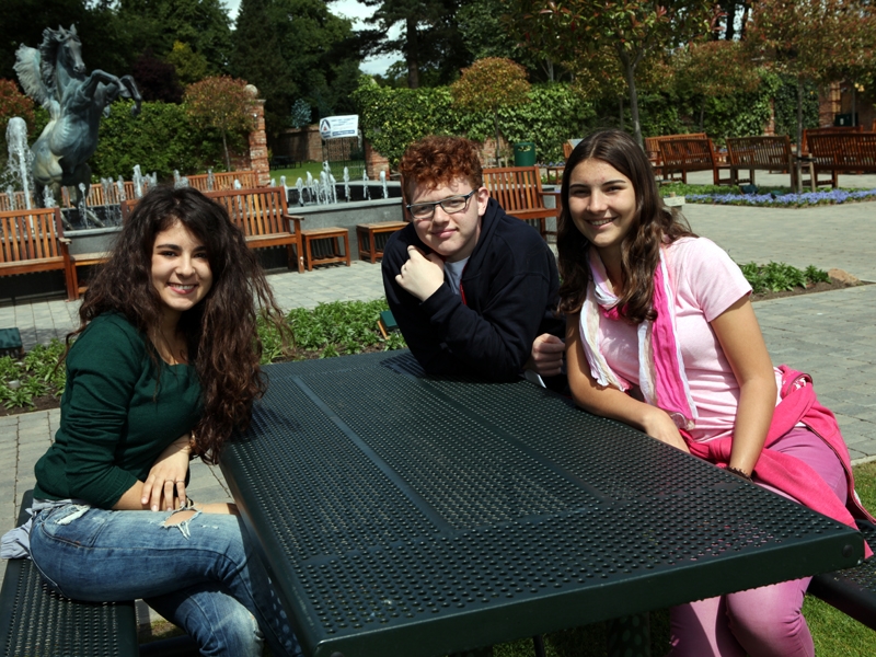 Village Camps International Summer Camp England 2024-07-27 https://www.villagecamps.com/journals_admin/images/1041-42-290614-009.jpg