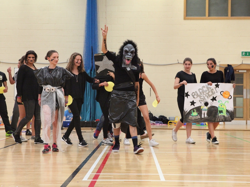 Village Camps International Summer Camp England 2024-07-27 https://www.villagecamps.com/journals_admin/images/1041-45-040714-047.jpg
