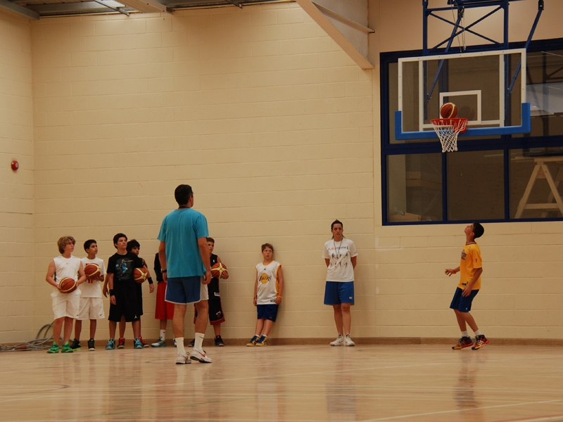 Village Camps International Summer Camp England 2024-07-27 https://www.villagecamps.com/journals_admin/images/1042-24-basket2.jpg
