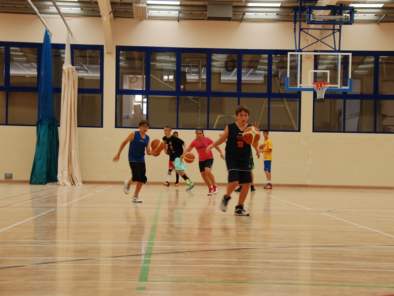 Village Camps International Summer Camp England 2024-07-27 https://www.villagecamps.com/journals_admin/images/1042-24-basket3.jpg