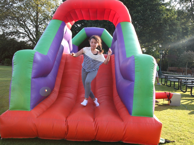 Village Camps International Summer Camp England 2024-07-27 https://www.villagecamps.com/journals_admin/images/1043-45-010714-049.jpg
