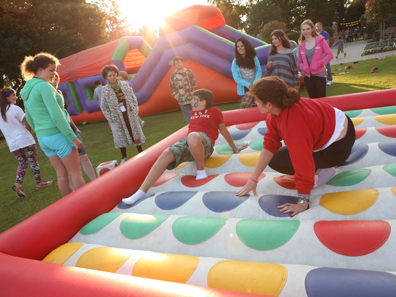 Village Camps International Summer Camp England 2024-07-27 https://www.villagecamps.com/journals_admin/images/1043-45-010714-076.jpg