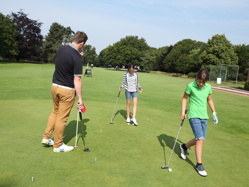 Village Camps International Summer Camp England 2024-07-27 https://www.villagecamps.com/journals_admin/images/1044-3-020714-020.jpg