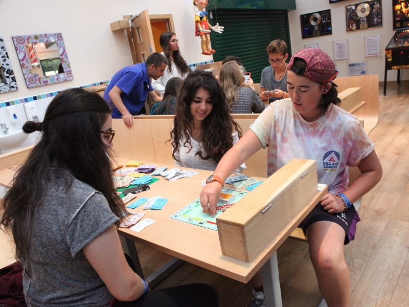 Village Camps International Summer Camp England 2024-07-27 https://www.villagecamps.com/journals_admin/images/1045-45-030714-055.jpg
