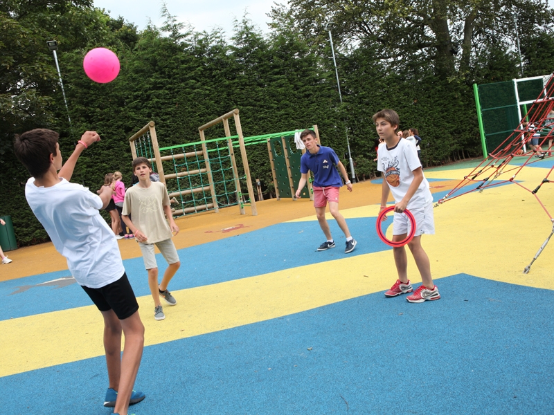 Village Camps International Summer Camp England 2024-07-27 https://www.villagecamps.com/journals_admin/images/1048-34-060714-025.jpg