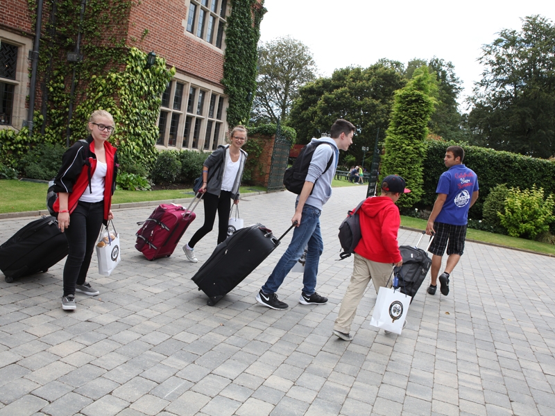 Village Camps International Summer Camp England 2024-07-27 https://www.villagecamps.com/journals_admin/images/1055-42-130714-027.jpg