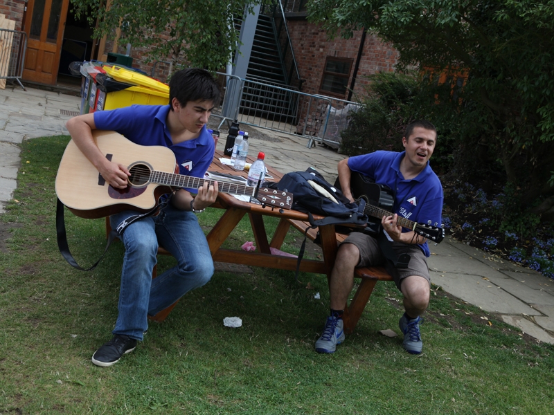 Village Camps International Summer Camp England 2024-07-27 https://www.villagecamps.com/journals_admin/images/1055-42-130714-043.jpg