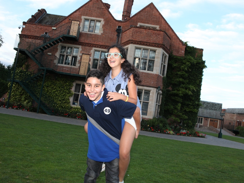 Village Camps International Summer Camp England 2024-07-27 https://www.villagecamps.com/journals_admin/images/1069-42-270714-083.jpg