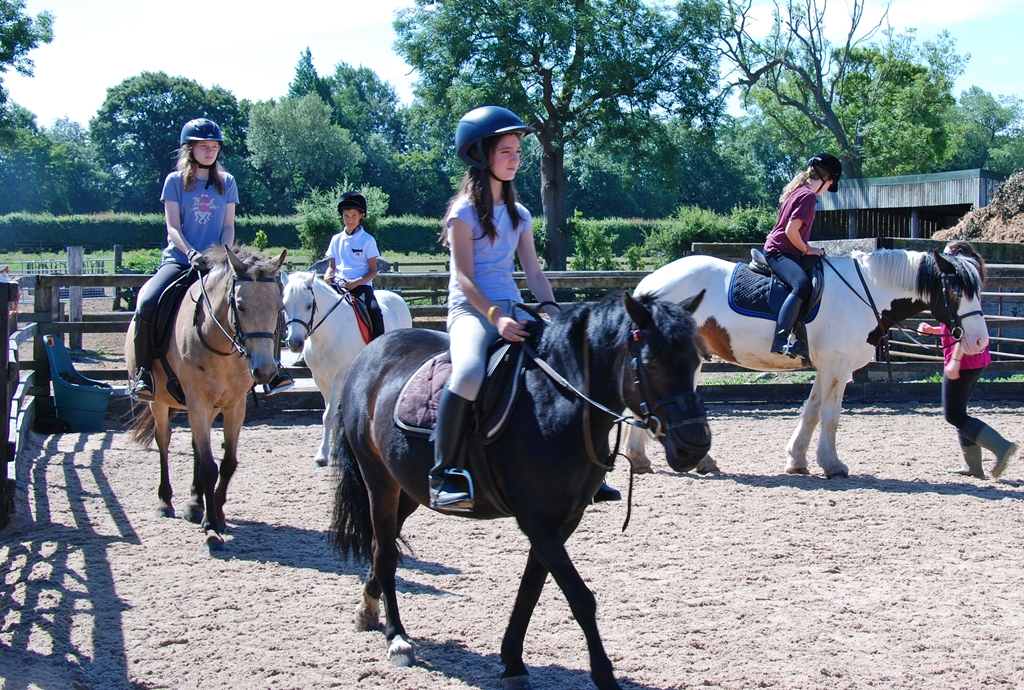 Village Camps International Summer Camp England 2024-07-27 https://www.villagecamps.com/journals_admin/images/1259-3903-DSC_0322.jpg