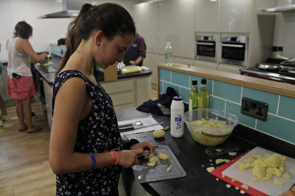 Village Camps International Summer Camp England 2024-07-27 https://www.villagecamps.com/journals_admin/images/1399-6047-IMG_1865.jpg