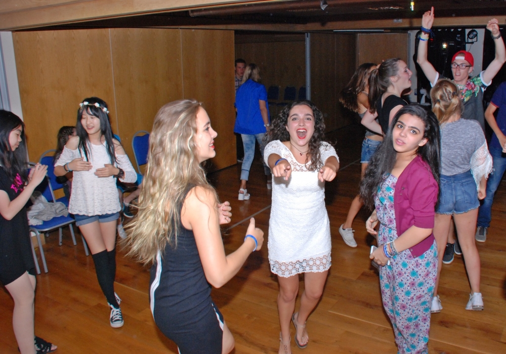 Village Camps International Summer Camp England 2024-07-27 https://www.villagecamps.com/journals_admin/images/1416-4881-4B97u.jpg