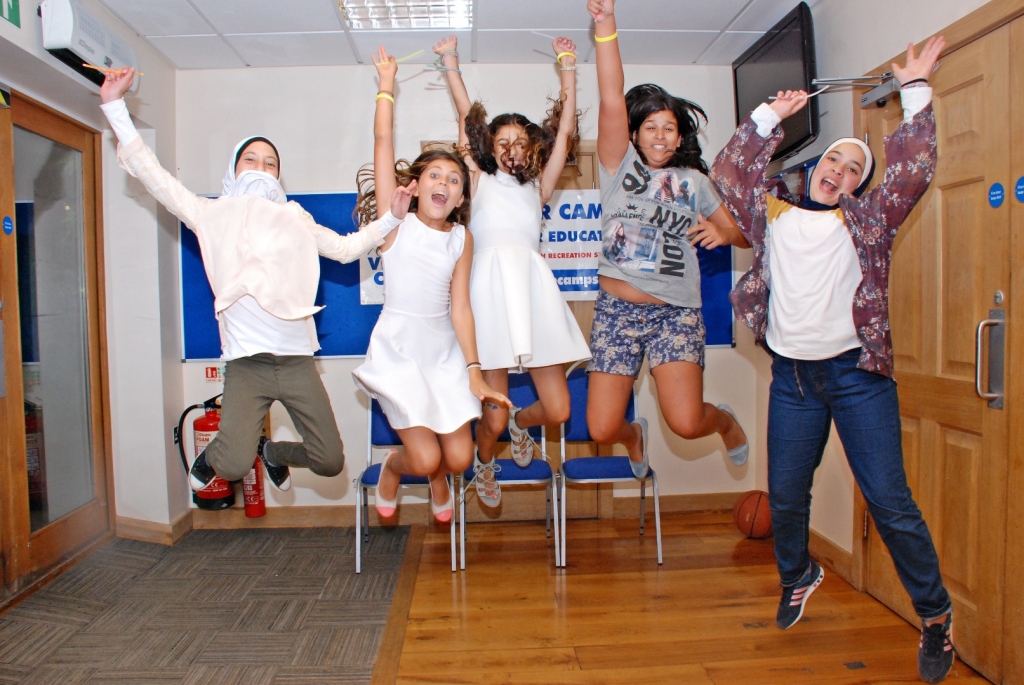 Village Camps International Summer Camp England 2024-07-27 https://www.villagecamps.com/journals_admin/images/1416-4885-1azh8.jpg