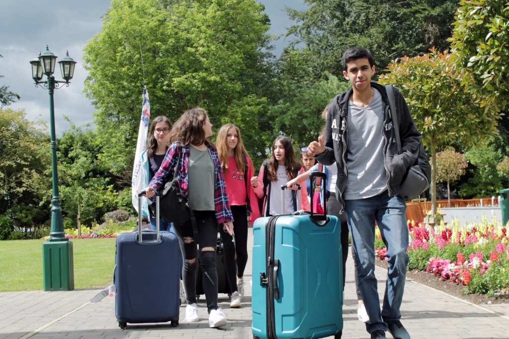 Village Camps International Summer Camp England 2024-07-27 https://www.villagecamps.com/journals_admin/images/1550-2627-IMG_9440.jpg