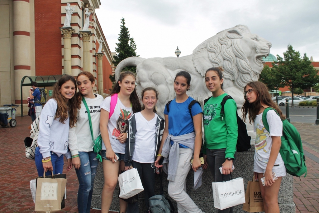 Village Camps International Summer Camp England 2024-07-27 https://www.villagecamps.com/journals_admin/images/1556-6670-IMG_1969.jpg