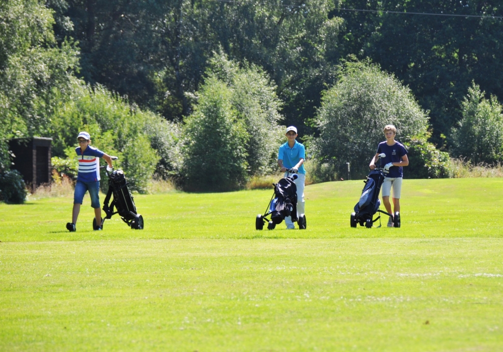 Village Camps International Summer Camp England 2024-07-27 https://www.villagecamps.com/journals_admin/images/1566-6353-WIL_3292.jpg