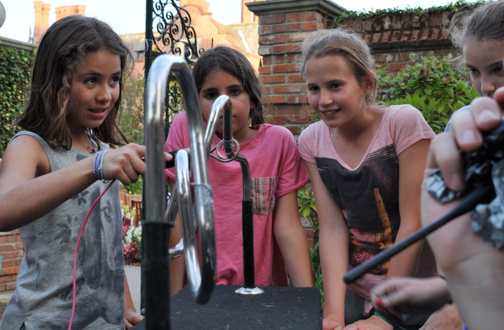Village Camps International Summer Camp England 2024-07-27 https://www.villagecamps.com/journals_admin/images/1566-6379-WIL_3450.jpg