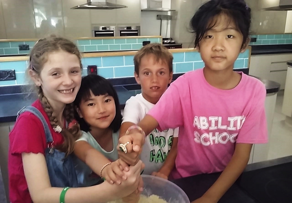 Village Camps International Summer Camp England 2024-07-27 https://www.villagecamps.com/journals_admin/images/1566-6398-r3.jpg