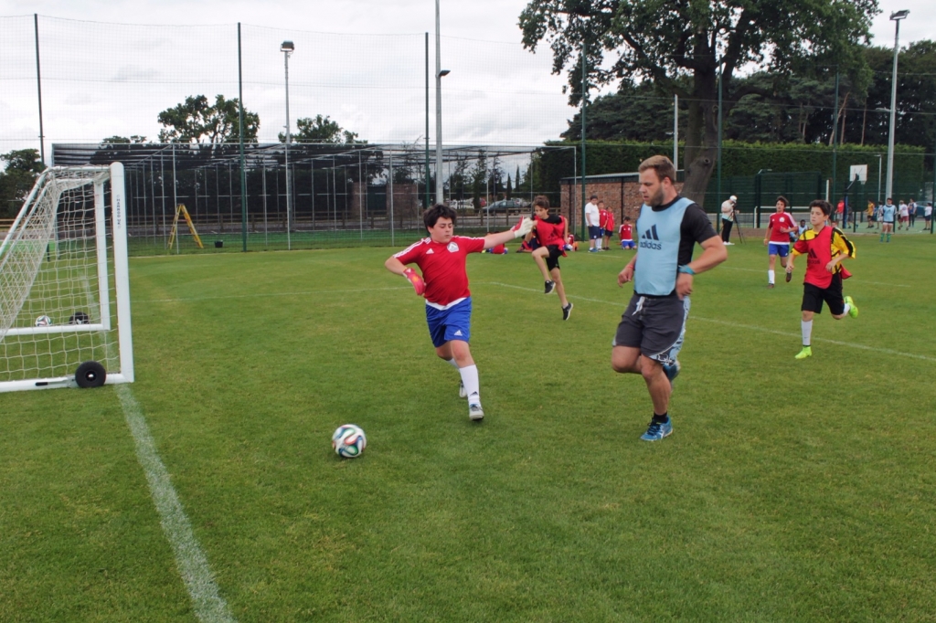 Village Camps International Summer Camp England 2024-07-27 https://www.villagecamps.com/journals_admin/images/1573-8718-IMG_8229.jpg