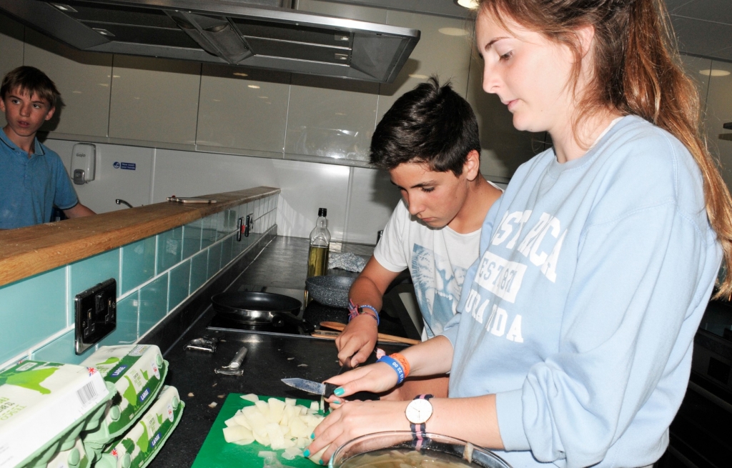 Village Camps International Summer Camp England 2024-07-27 https://www.villagecamps.com/journals_admin/images/1573-8723-_WIL5059.jpg
