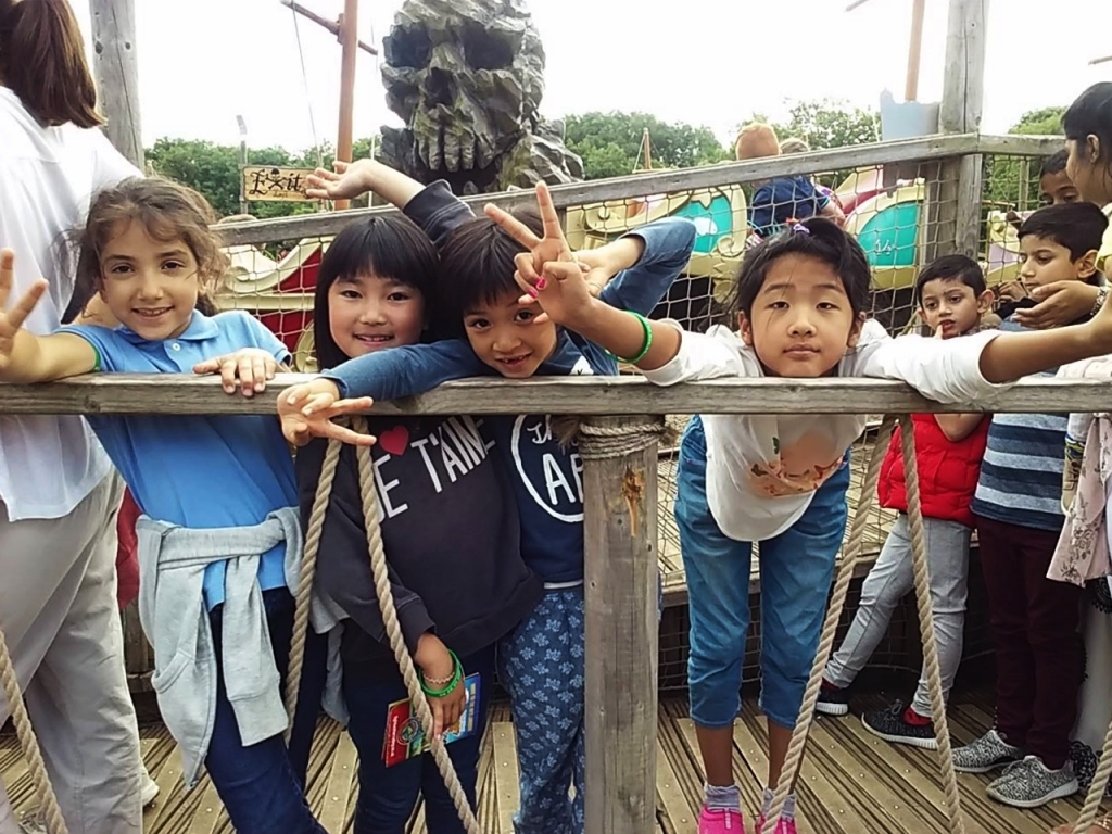Village Camps International Summer Camp England 2024-07-27 https://www.villagecamps.com/journals_admin/images/1575-2265-a1.jpg