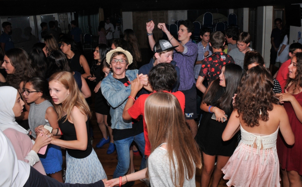 Village Camps International Summer Camp England 2024-07-27 https://www.villagecamps.com/journals_admin/images/1576-2695-_WIL6263.jpg