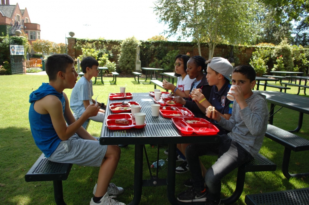 Village Camps International Summer Camp England 2024-07-27 https://www.villagecamps.com/journals_admin/images/1881-9106-DSC_0021.jpg