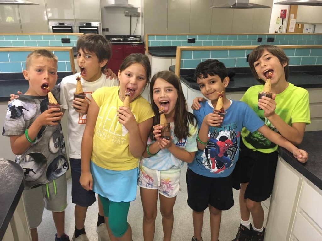 Village Camps International Summer Camp England 2024-07-27 https://www.villagecamps.com/journals_admin/images/1908-8067-20226557_10208926073340480_1735643443_o.jpg