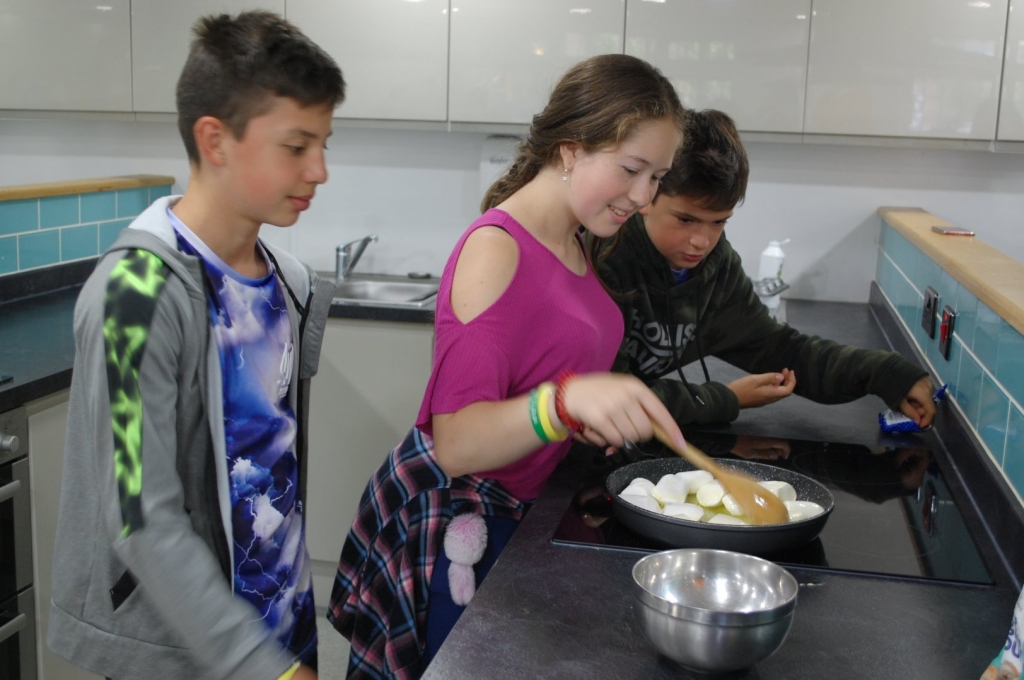 Village Camps International Summer Camp England 2024-07-27 https://www.villagecamps.com/journals_admin/images/1915-7390-DSC_0639.jpg