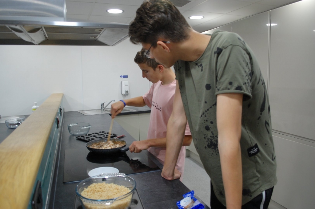 Village Camps International Summer Camp England 2024-07-27 https://www.villagecamps.com/journals_admin/images/1915-7390-DSC_0647.jpg