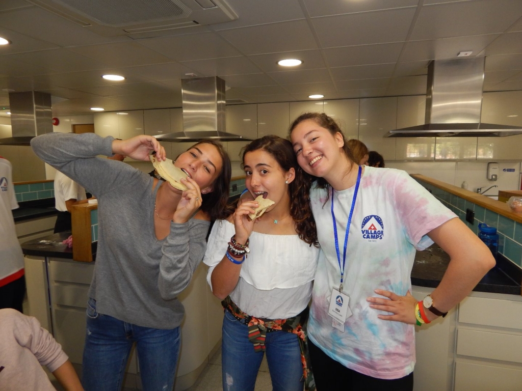 Village Camps International Summer Camp England 2024-07-27 https://www.villagecamps.com/journals_admin/images/1937-8865-1275.jpg