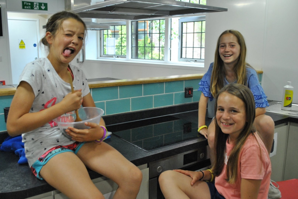 Village Camps International Summer Camp England 2024-07-27 https://www.villagecamps.com/journals_admin/images/1994-2125-DSC_3326.jpg