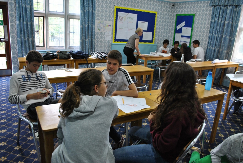 Village Camps International Summer Camp England 2024-07-27 https://www.villagecamps.com/journals_admin/images/1999-8473-DSC_4232.jpg