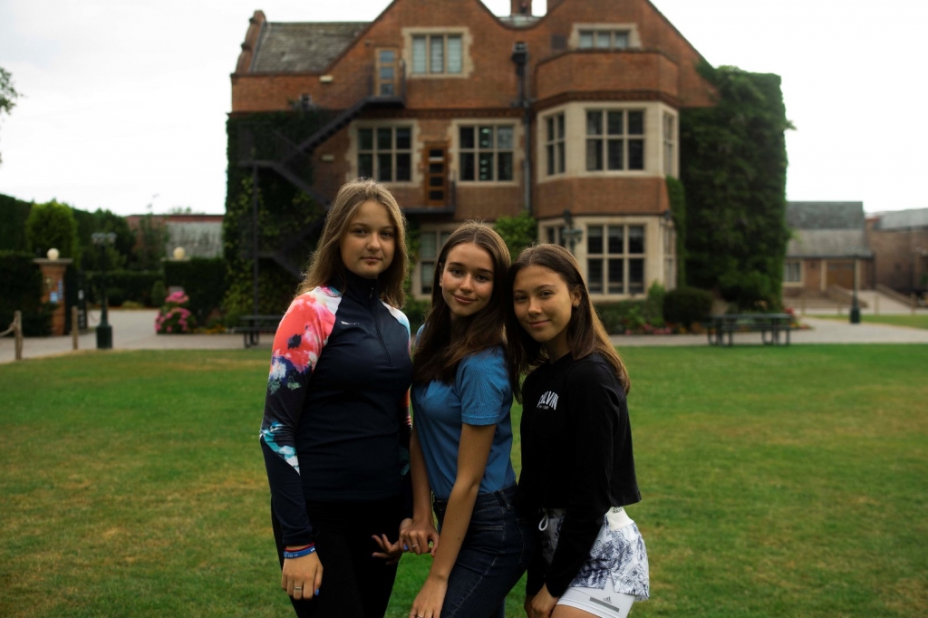 Village Camps International Summer Camp England 2024-07-27 https://www.villagecamps.com/journals_admin/images/2047-0108-_DSC0612.jpg