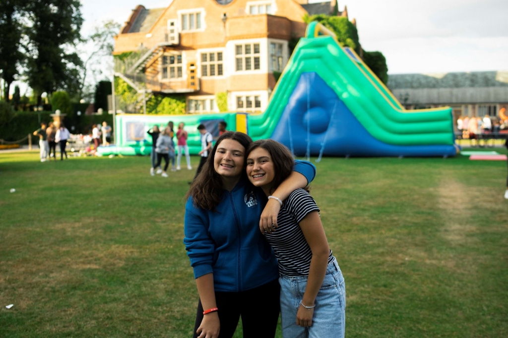 Village Camps International Summer Camp England 2024-07-27 https://www.villagecamps.com/journals_admin/images/2047-0126-_DSC0893.jpg