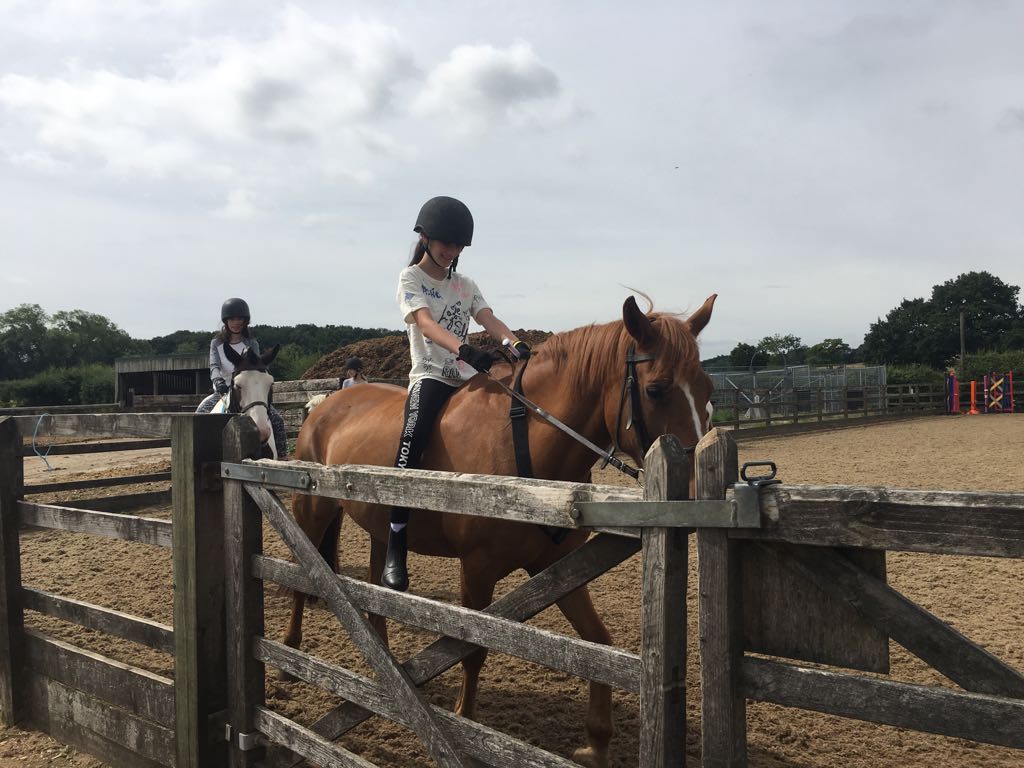 Village Camps International Summer Camp England 2024-07-27 https://www.villagecamps.com/journals_admin/images/2095-6976-IMG-20180806-WA0017.jpg