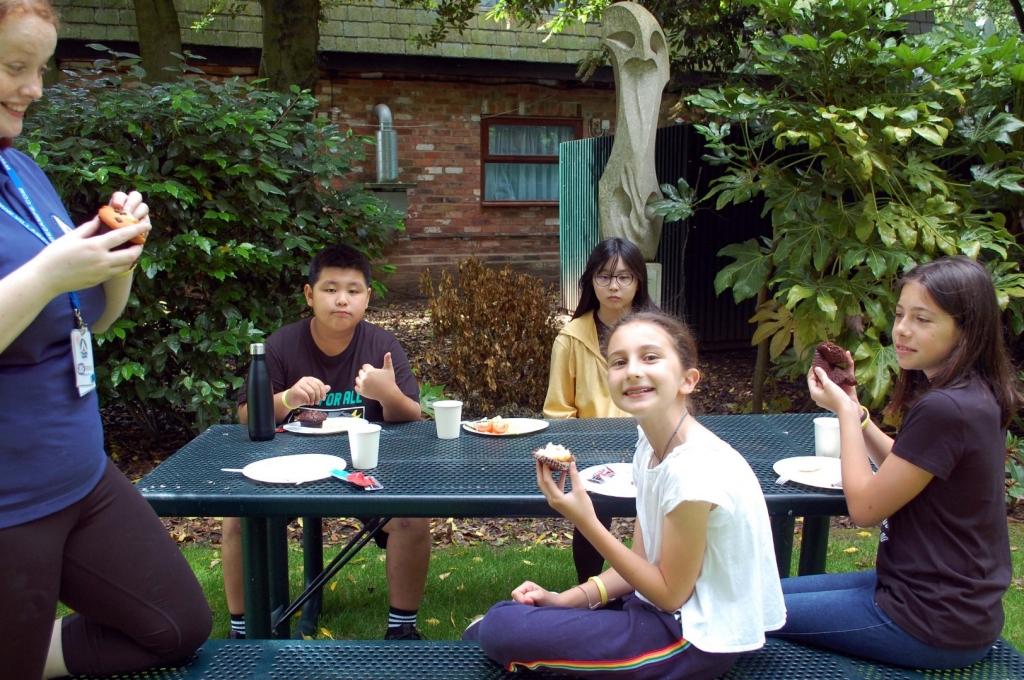 Village Camps International Summer Camp England 2024-07-27 https://www.villagecamps.com/journals_admin/images/2210-7229-12.jpg