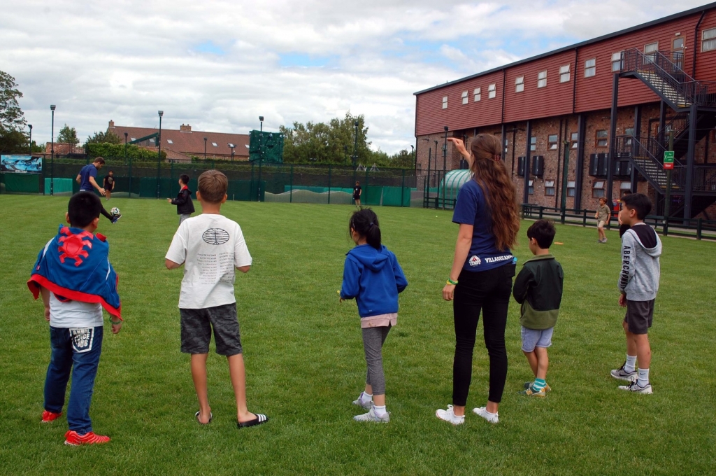 Village Camps International Summer Camp England 2024-07-27 https://www.villagecamps.com/journals_admin/images/2210-7231-25.jpg