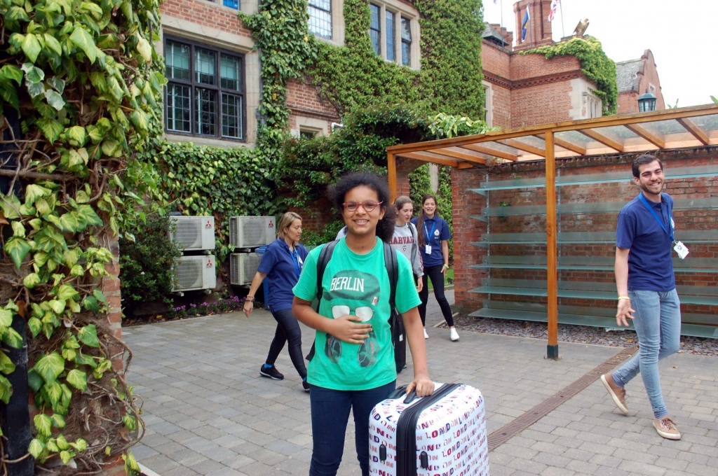 Village Camps International Summer Camp England 2024-07-27 https://www.villagecamps.com/journals_admin/images/2210-7232-27.jpg