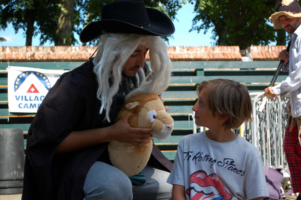 Village Camps International Summer Camp England 2024-07-27 https://www.villagecamps.com/journals_admin/images/2214-7256-14.jpg