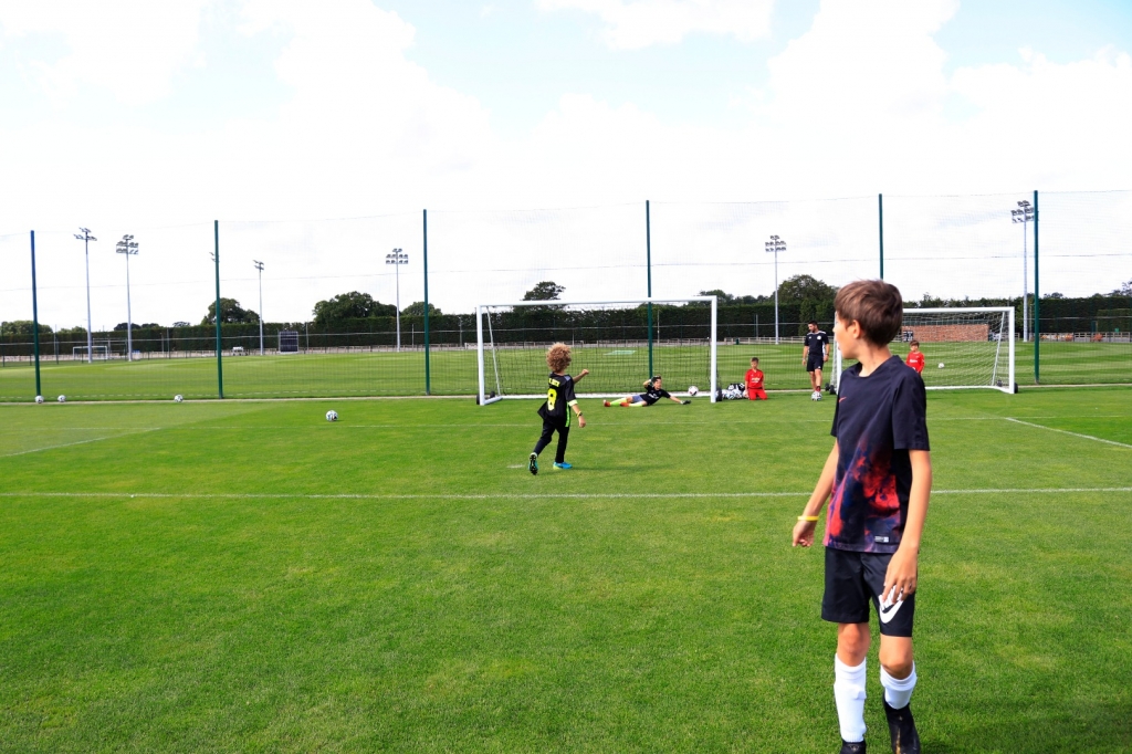 Village Camps International Summer Camp England 2024-07-27 https://www.villagecamps.com/journals_admin/images/2214-7257-_MG_1839.jpg