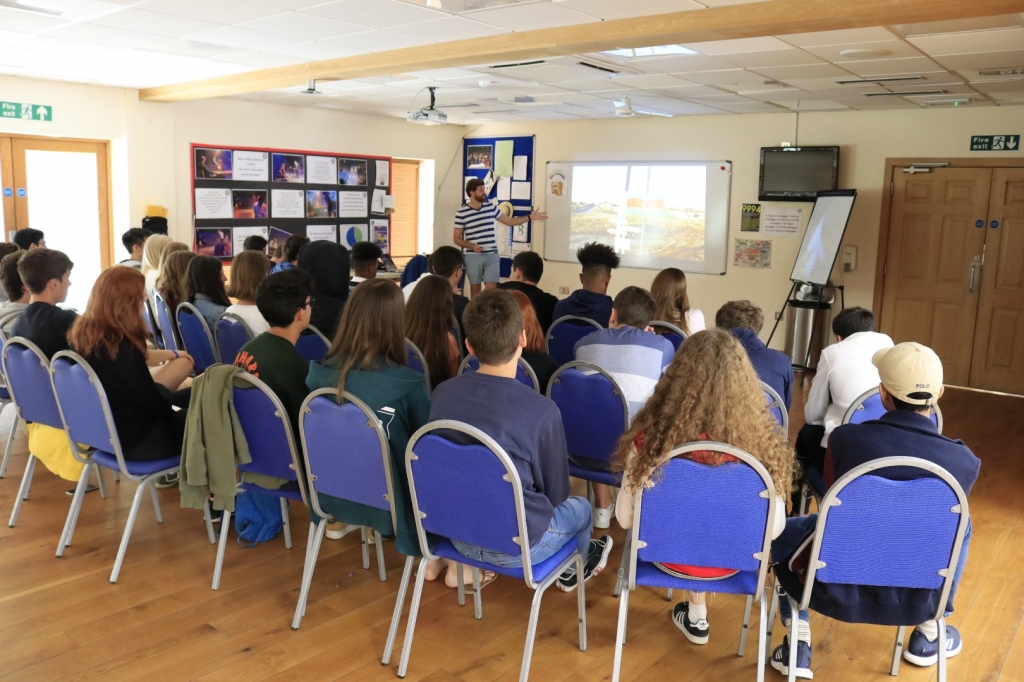 Village Camps International Summer Camp England 2024-07-27 https://www.villagecamps.com/journals_admin/images/2214-7257-_MG_1972.jpg