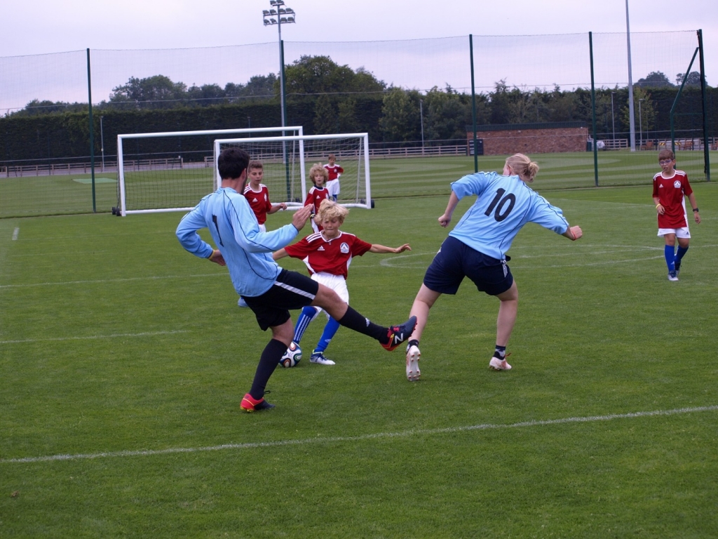 Village Camps International Summer Camp England 2024-07-27 https://www.villagecamps.com/journals_admin/images/2219-5702-_1012884.jpg