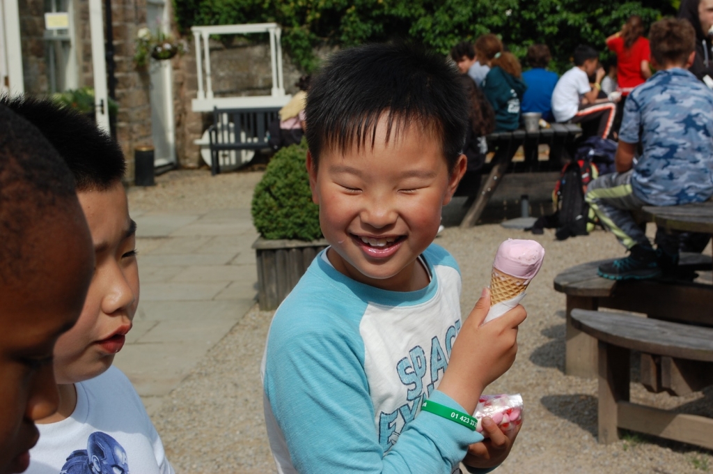 Village Camps International Summer Camp England 2024-07-27 https://www.villagecamps.com/journals_admin/images/2220-1900-DSC_0129.jpg