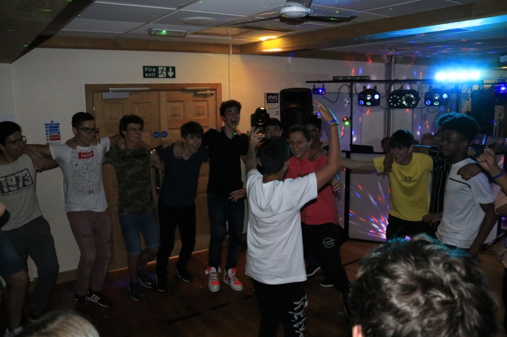 Village Camps International Summer Camp England 2024-07-27 https://www.villagecamps.com/journals_admin/images/2222-5203-_MG_1564.jpg