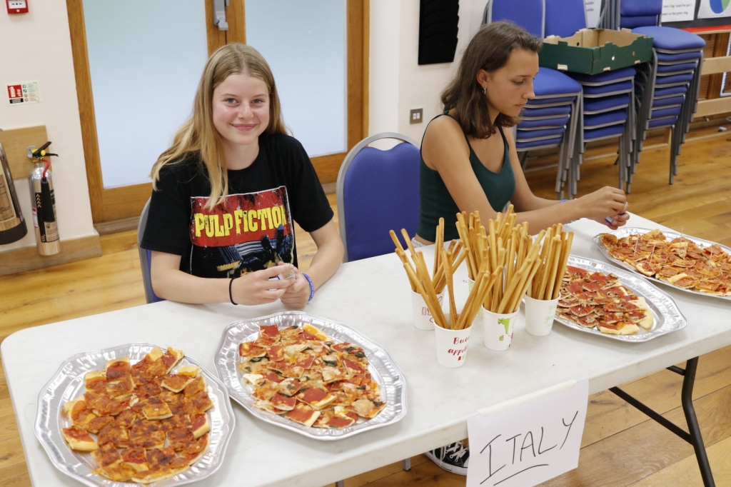 Village Camps International Summer Camp England 2024-07-27 https://www.villagecamps.com/journals_admin/images/2319-8975-_MG_9171.jpg