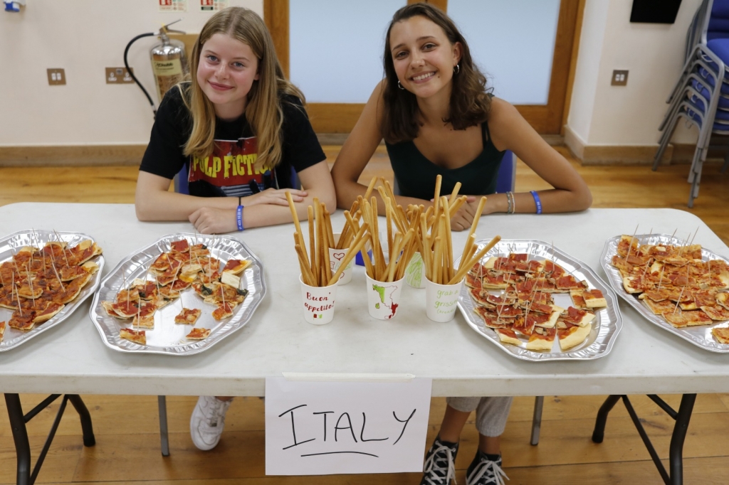 Village Camps International Summer Camp England 2024-07-27 https://www.villagecamps.com/journals_admin/images/2319-8978-_MG_9264.jpg