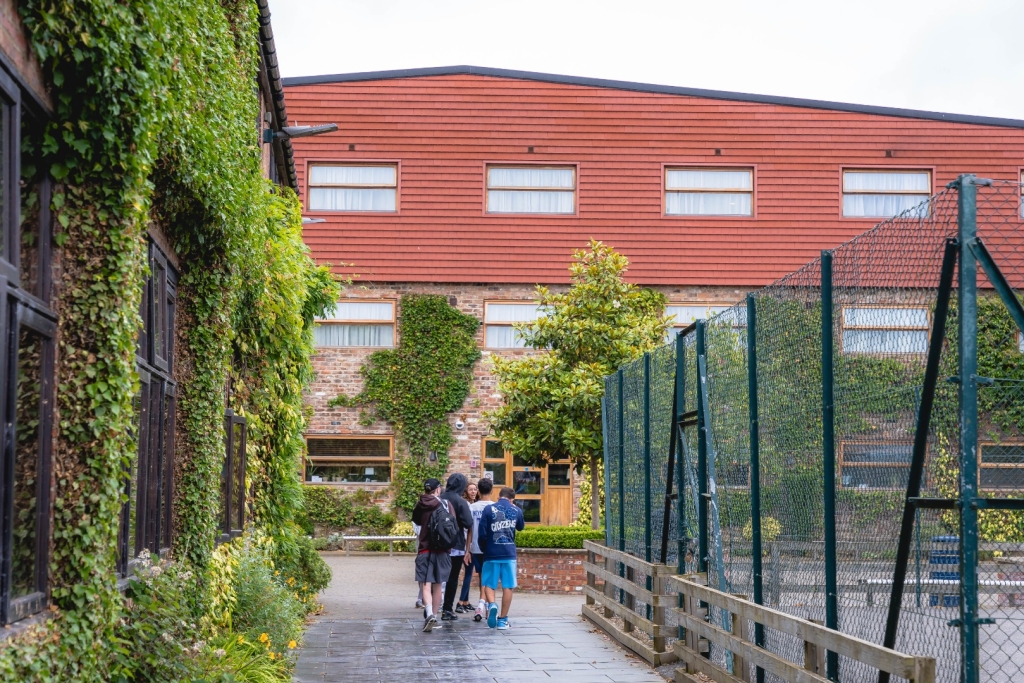 Village Camps International Summer Camp England 2024-07-27 https://www.villagecamps.com/journals_admin/images/2709-9763-_DSC7689.jpg