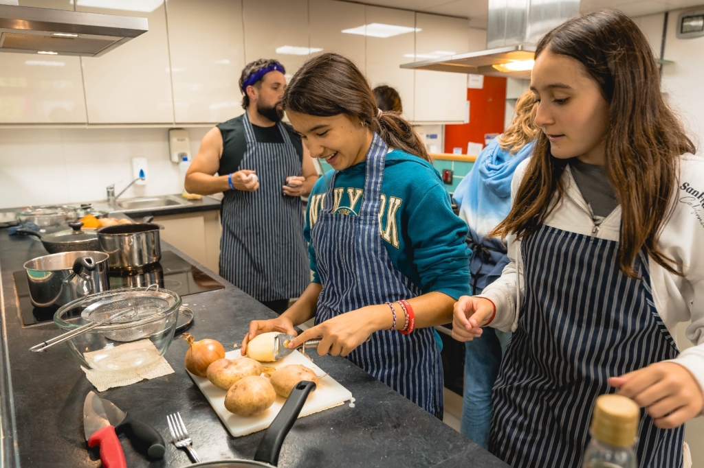 Village Camps International Summer Camp England 2024-07-27 https://www.villagecamps.com/journals_admin/images/2711-2664-_DSC8615.jpg