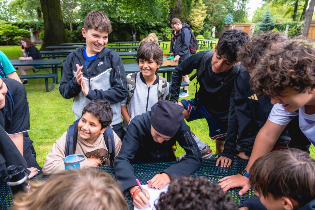 Village Camps International Summer Camp England 2024-07-27 https://www.villagecamps.com/journals_admin/images/2720-1436-Village_Camps_York_day10_42.jpg