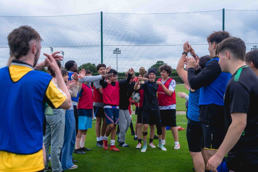 Village Camps International Summer Camp England 2024-07-27 https://www.villagecamps.com/journals_admin/images/2720-1440-Village_Camps_York_day10_84.jpg